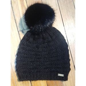 NEW! Nicole Miller Faux Fur Pom Knit Hat